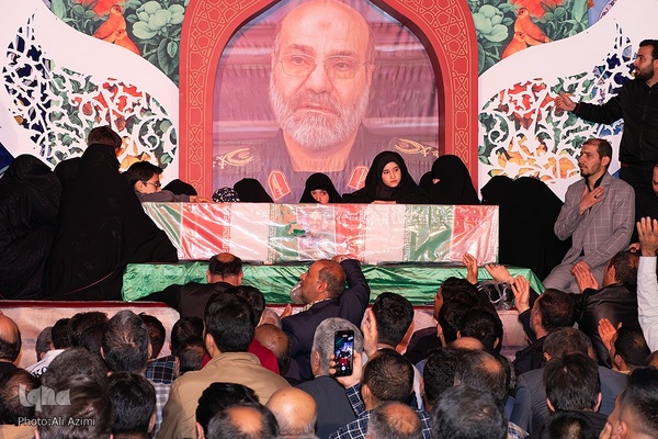 آیین وداع با پیکر سردار شهید محمدرضا زاهدی در گلستان شهدای اصفهان