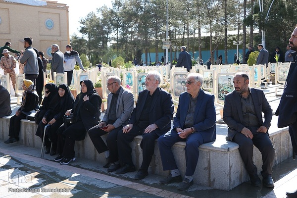 گلستان شهدای اصفهان در انتظار پیکر شهید زاهدی