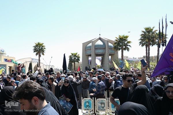 آیین تشییع و خاکسپاری پیکر شهید زاهدی در اصفهان