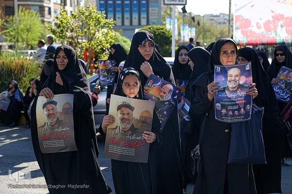 آیین تشییع و خاکسپاری پیکر شهید زاهدی در اصفهان