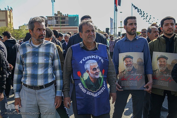 آیین تشییع و خاکسپاری پیکر شهید زاهدی در اصفهان