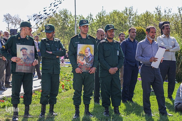 آیین تشییع و خاکسپاری پیکر شهید زاهدی در اصفهان