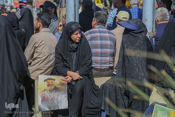 آیین تشییع و خاکسپاری پیکر شهید زاهدی در اصفهان