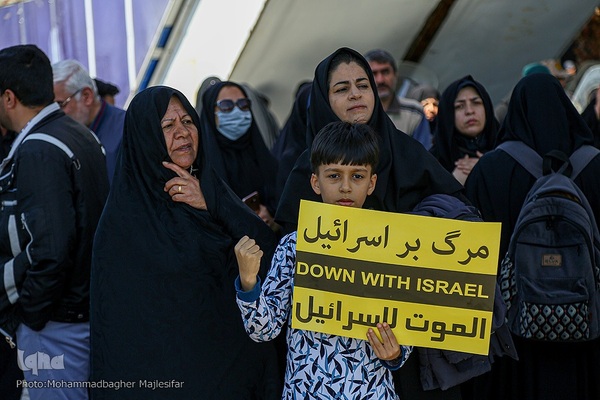 آیین تشییع و خاکسپاری پیکر شهید زاهدی در اصفهان