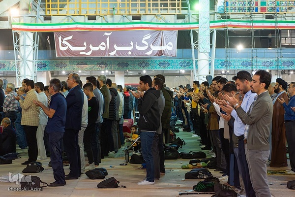 اقامه نماز عید فطر در مصلای اصفهان