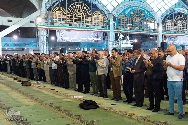 اقامه نماز عید فطر در مصلای اصفهان