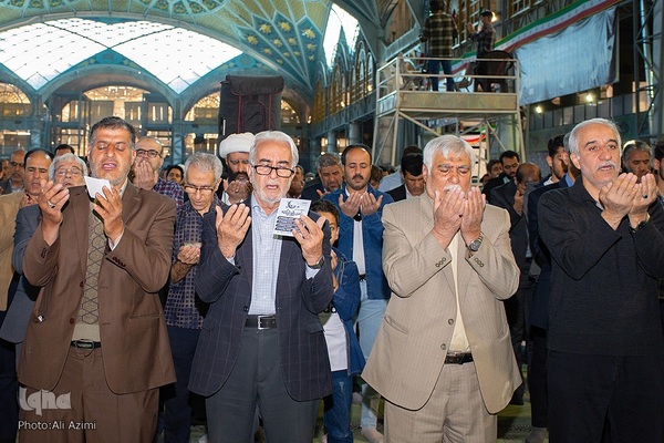 اقامه نماز عید فطر در مصلای اصفهان