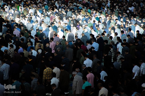 اقامه نماز عید فطر در مصلای اصفهان