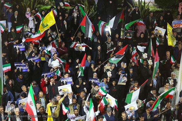 تجمع مردم اصفهان در حمایت از عملیات «وعده صادق»