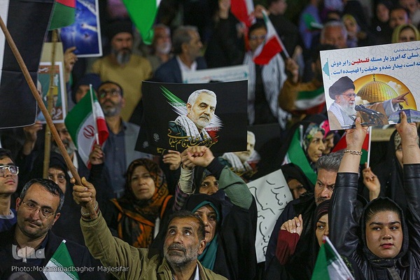 تجمع مردم اصفهان در حمایت از عملیات «وعده صادق»