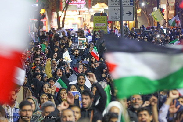 تجمع مردم اصفهان در حمایت از عملیات «وعده صادق»