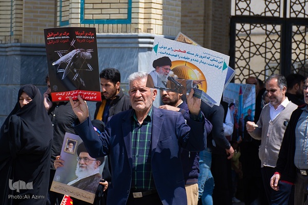 راهپیمایی مردم اصفهان در حمایت از عملیات «وعده صادق»