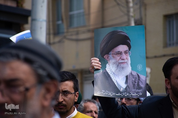 راهپیمایی مردم اصفهان در حمایت از عملیات «وعده صادق»