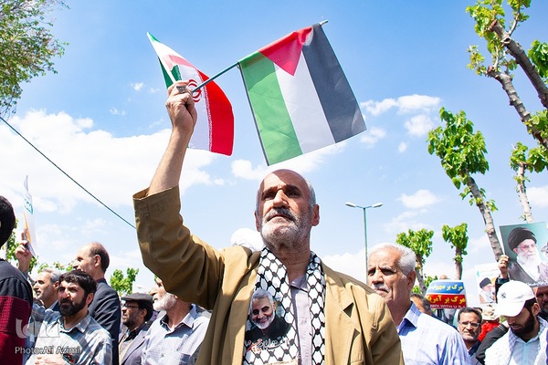 راهپیمایی مردم اصفهان در حمایت از عملیات «وعده صادق»