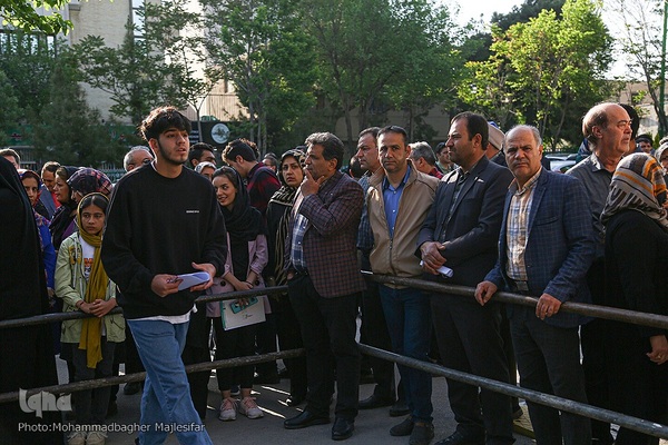 مرحله اول آزمون سراسری ۱۴۰۳ در اصفهان