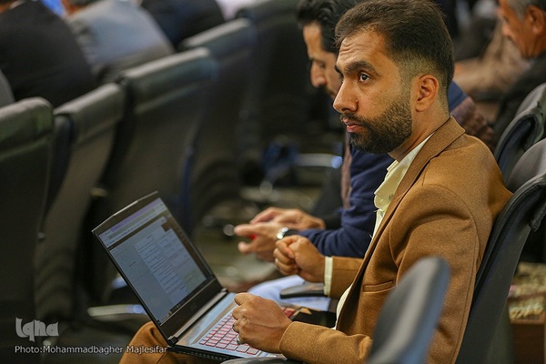 نشست خبری استاندار اصفهان با اصحاب رسانه