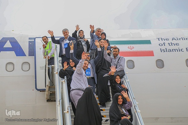 نخستین پرواز زائران اصفهانی به سرزمین وحی