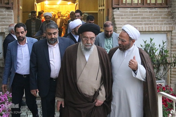 آیین تجلیل از خادمین قرآن کریم در اصفهان