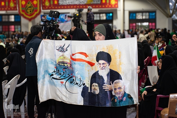 تجمع مردم اصفهان در حمایت از طرح نور