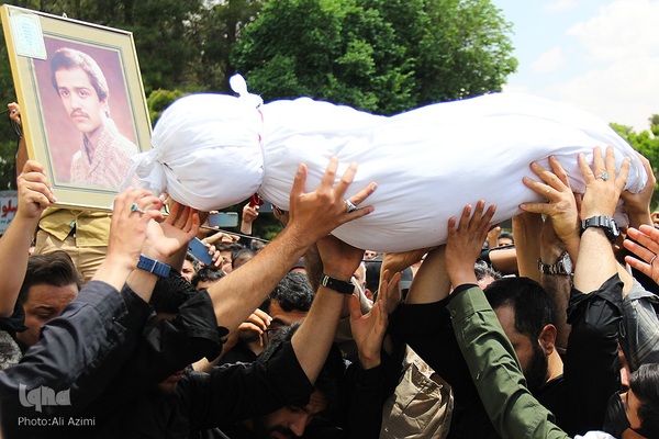 تشییع پیکر شهدای تازه تفحص‌شده در اصفهان