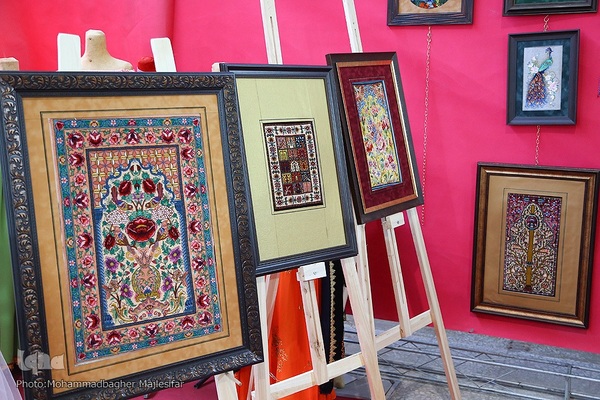 نمایشگاه هنری «شهردخت» در پل تاریخی شهرستان