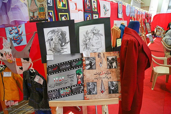 نمایشگاه هنری «شهردخت» در پل تاریخی شهرستان