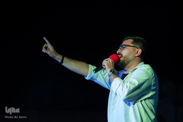 مراسم «زیر سایه خورشید» در میدان امام علی (ع) اصفهان