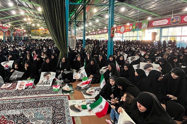 سوگواری بانوان اصفهانی به یاد شهیدان خدمت