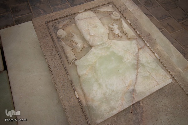 تخت فولاد؛ سرزمین نماد‌ها و نشانه‌ها