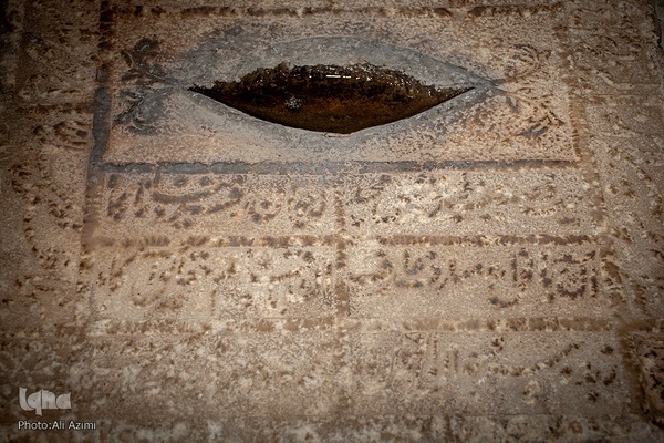 تخت فولاد؛ سرزمین نماد‌ها و نشانه‌ها