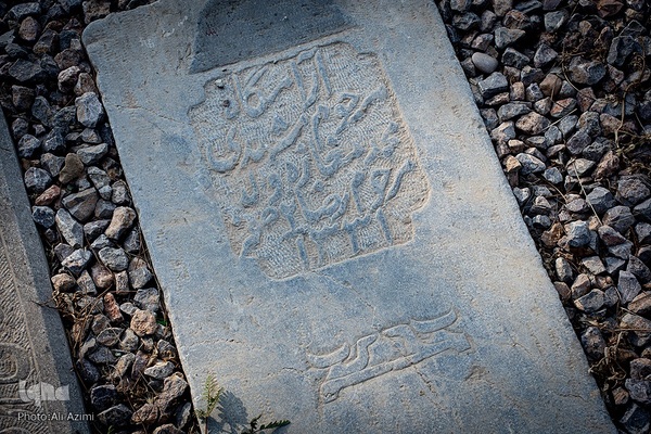 تخت فولاد؛ سرزمین نماد‌ها و نشانه‌ها