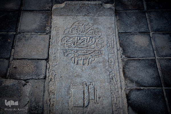 تخت فولاد؛ سرزمین نماد‌ها و نشانه‌ها