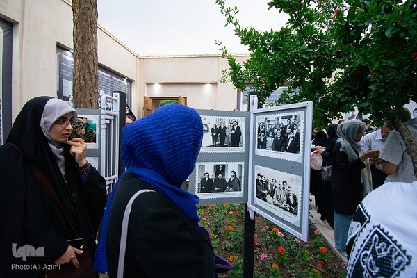 آیین گشایش عکس‌خانه تخت فولاد