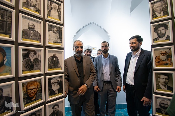 آیین گشایش عکس‌خانه تخت فولاد