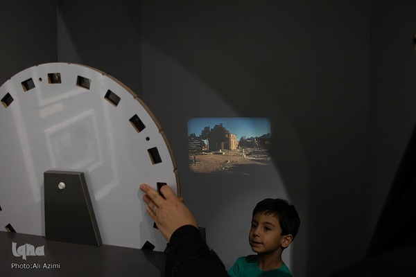 آیین گشایش عکس‌خانه تخت فولاد