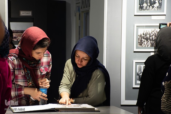 آیین گشایش عکس‌خانه تخت فولاد