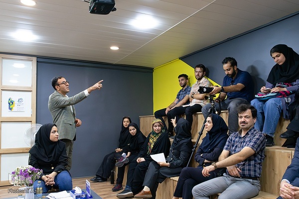 نشست «انتخابات؛ کنشگری یا تماشاگری» در جهاددانشگاهی اصفهان