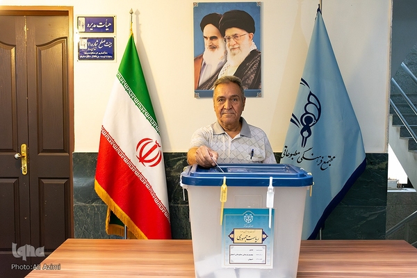 اصحاب رسانه اصفهان در پای صندوق‌های رأی