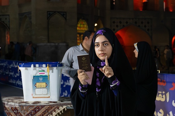 تنور داغ انتخابات در ساعات پایانی رأی‌گیری در اصفهان