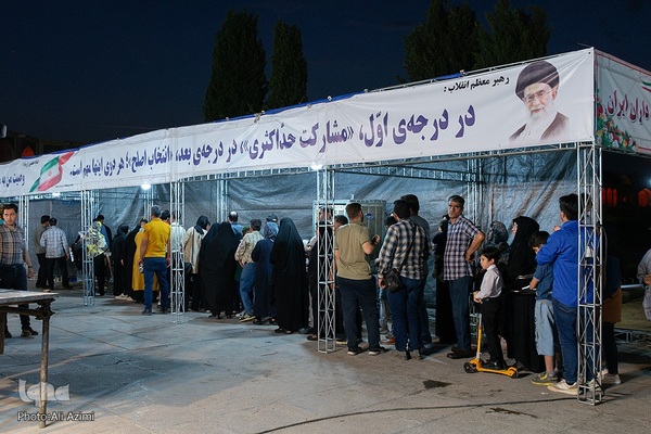تنور داغ انتخابات در ساعات پایانی رأی‌گیری در اصفهان