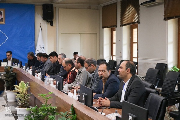 نشست ستاد انتخابات اصفهان پیش از آغاز رأی‌گیری