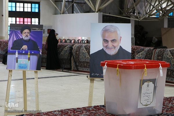 شور انتخابات در گلستان شهدای اصفهان