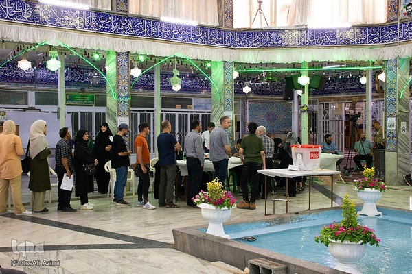 حماسه حضور اصفهانی‌ها در مسجد نورباران