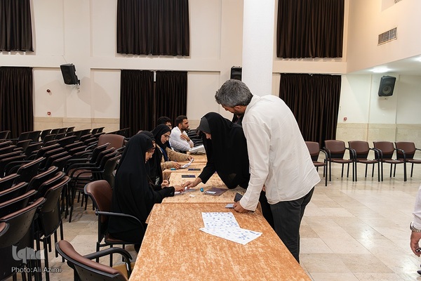 ساعات پایانی انتخابات ریاست‌جمهوری در اصفهان