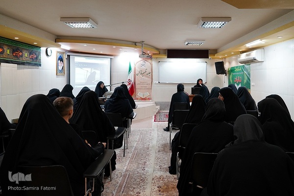 محفل «تالیات» در مؤسسه مهد قرآن اصفهان