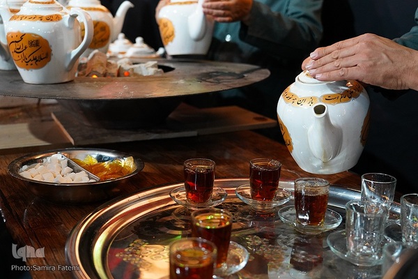 پذیرایی موکب‌های حسینی از عزاداران و شهروندان اصفهانی