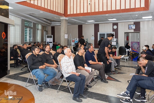 اهدای خون سوگواران اصفهانی در روز عاشورا