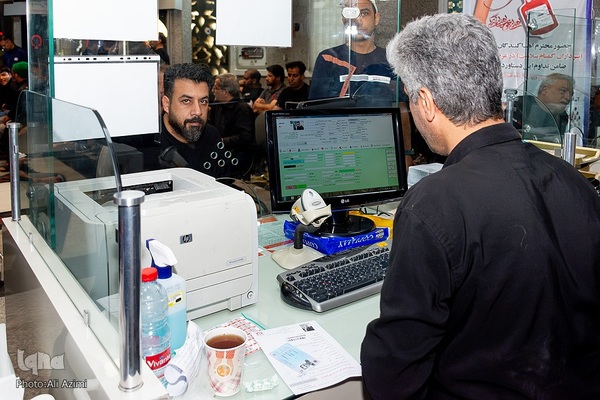 اهدای خون سوگواران اصفهانی در روز عاشورا