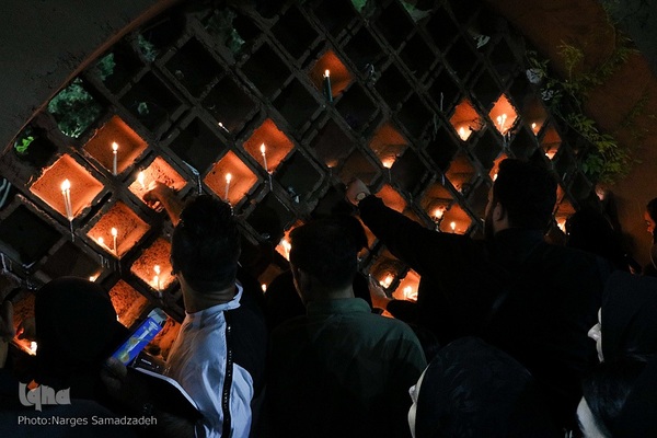 شام غریبان سیدالشهدا(ع) در گلستان شهدای اصفهان