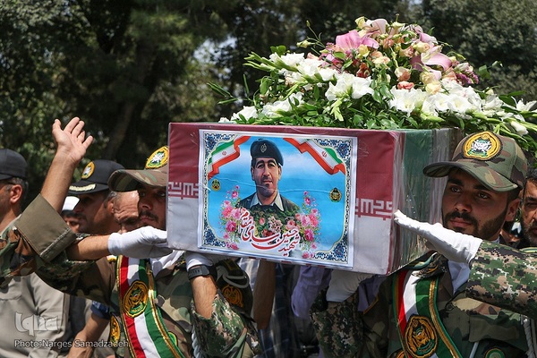 تشییع پیکر شهید «حسین سامی‌مقام» در اصفهان